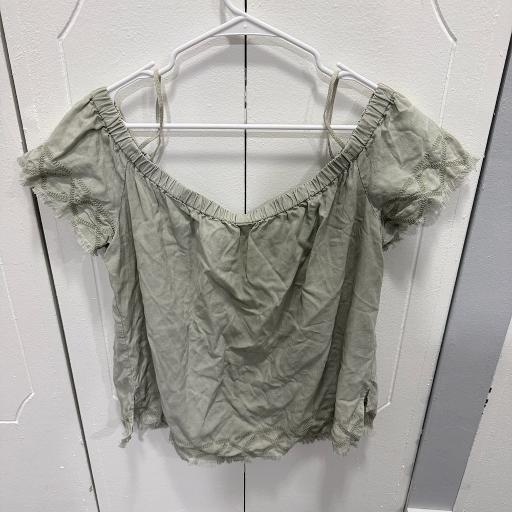 Cloth & Stone by Anthropologie Sage Green Off the Shoulder Short Sleeve Shirt